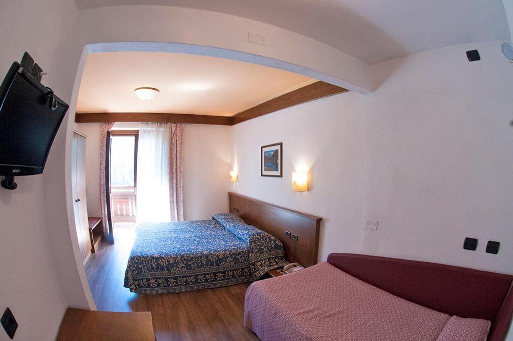 Hotel Carlone Breguzzo Esterno foto