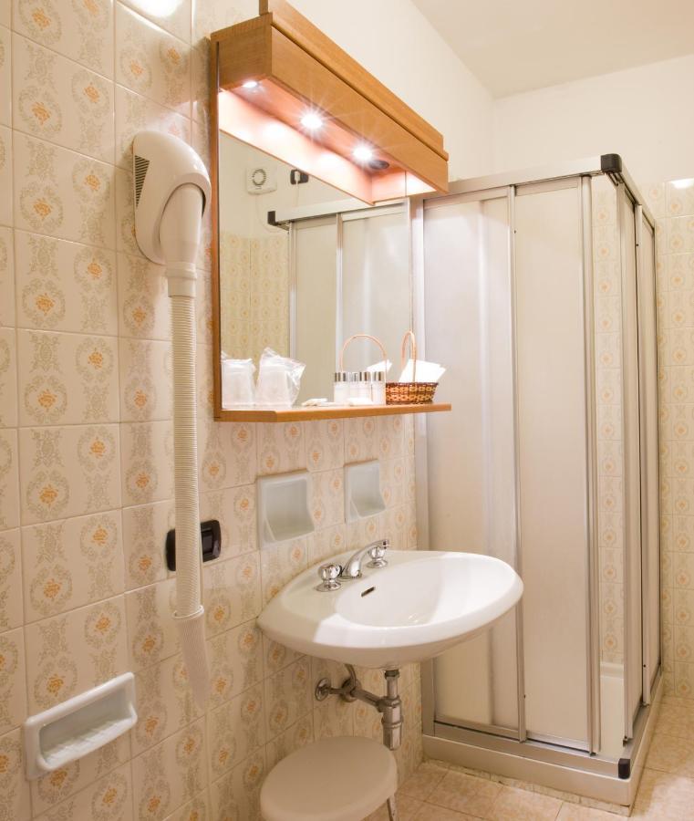 Hotel Carlone Breguzzo Esterno foto